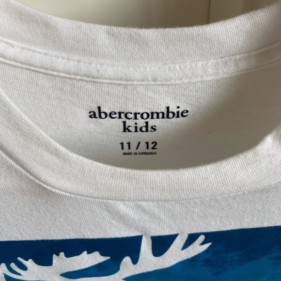 Add on +$5 🩵 A&F kids tee 11/12 - Picture 2 of 3